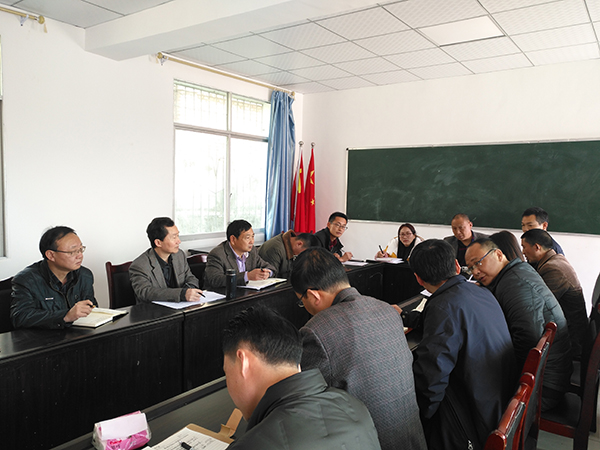 6对口帮扶贫困村干部见面会.jpg